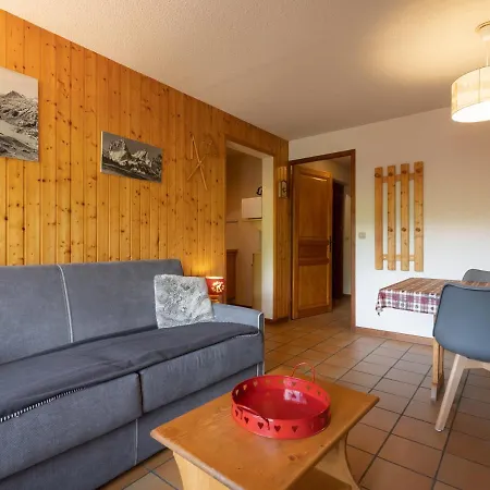 3***, 4 Pers, Du Village, Proche Pistes Et Commerces, Garage Inclus, - Fr-1-304-55 Apartamento