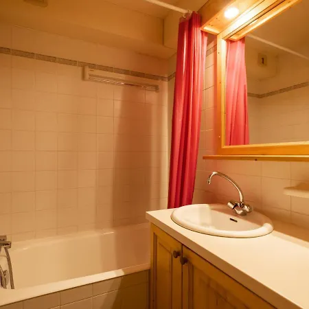 3***, 4 Pers, Du Village, Proche Pistes Et Commerces, Garage Inclus, - Fr-1-304-55 La Clusaz