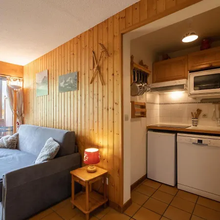 3***, 4 Pers, Du Village, Proche Pistes Et Commerces, Garage Inclus, - Fr-1-304-55 La Clusaz